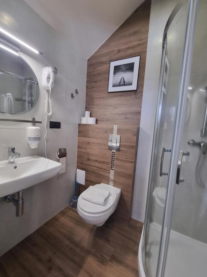 Dworek Jablonna Jablonna Majatek Buitenkant foto
